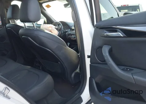 2018 BMW X1 xDrive28I из США, поврежденный, VIN WBXHT3C32J5L24981